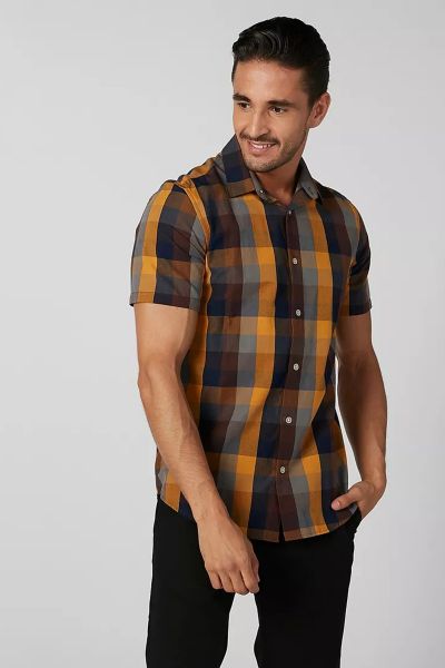 Sustainable Chequered Shirt With Spread Collar And Short Sleeves
