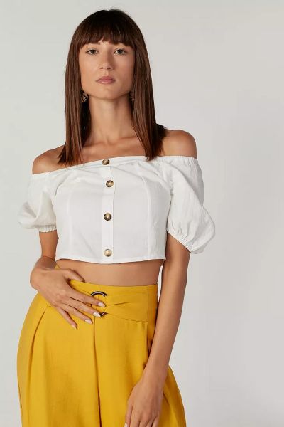Slim Fit Plain Crop Top With Bardot Neck And Short Sleeves