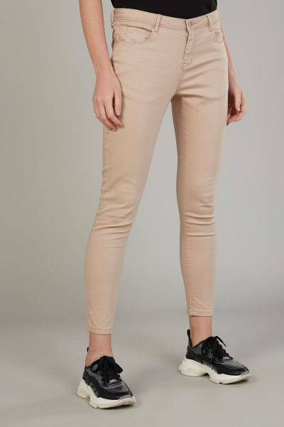 Skinny Fit Solid Mid-Rise Jeans with Pocket Detail and Belt Loops