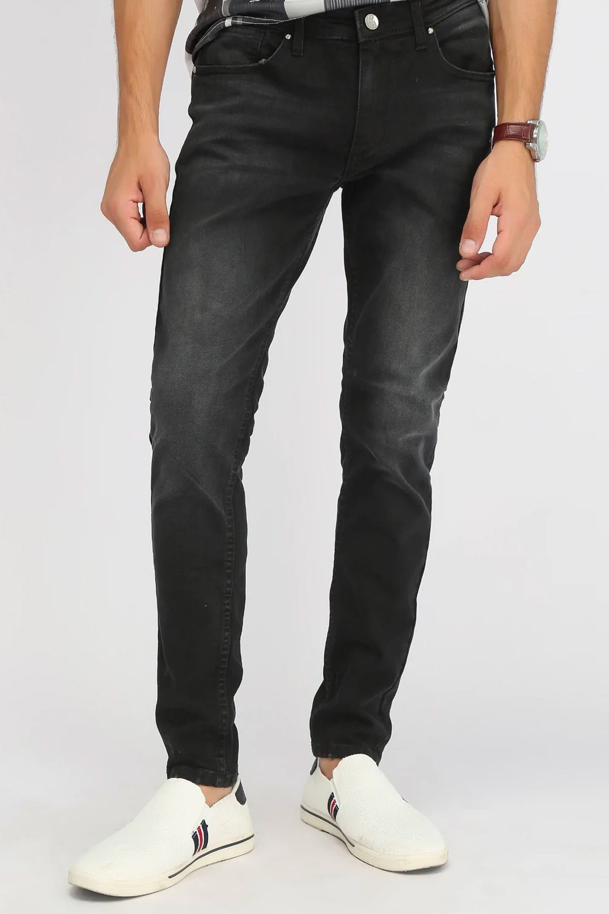 BRACKETS Denim in Black Black Men Jeans