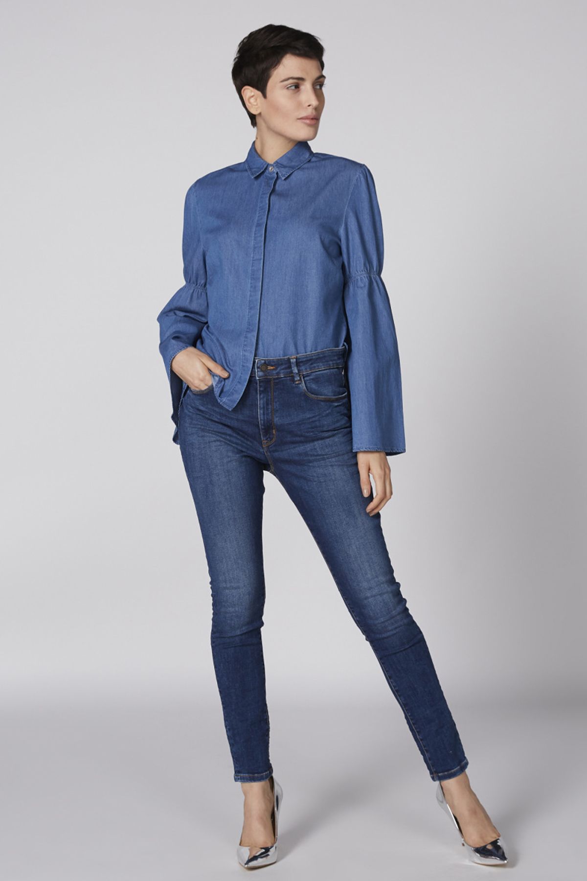 Buy Solid Denim Shirt with Chest Pockets and Long Sleeves | Splash UAE