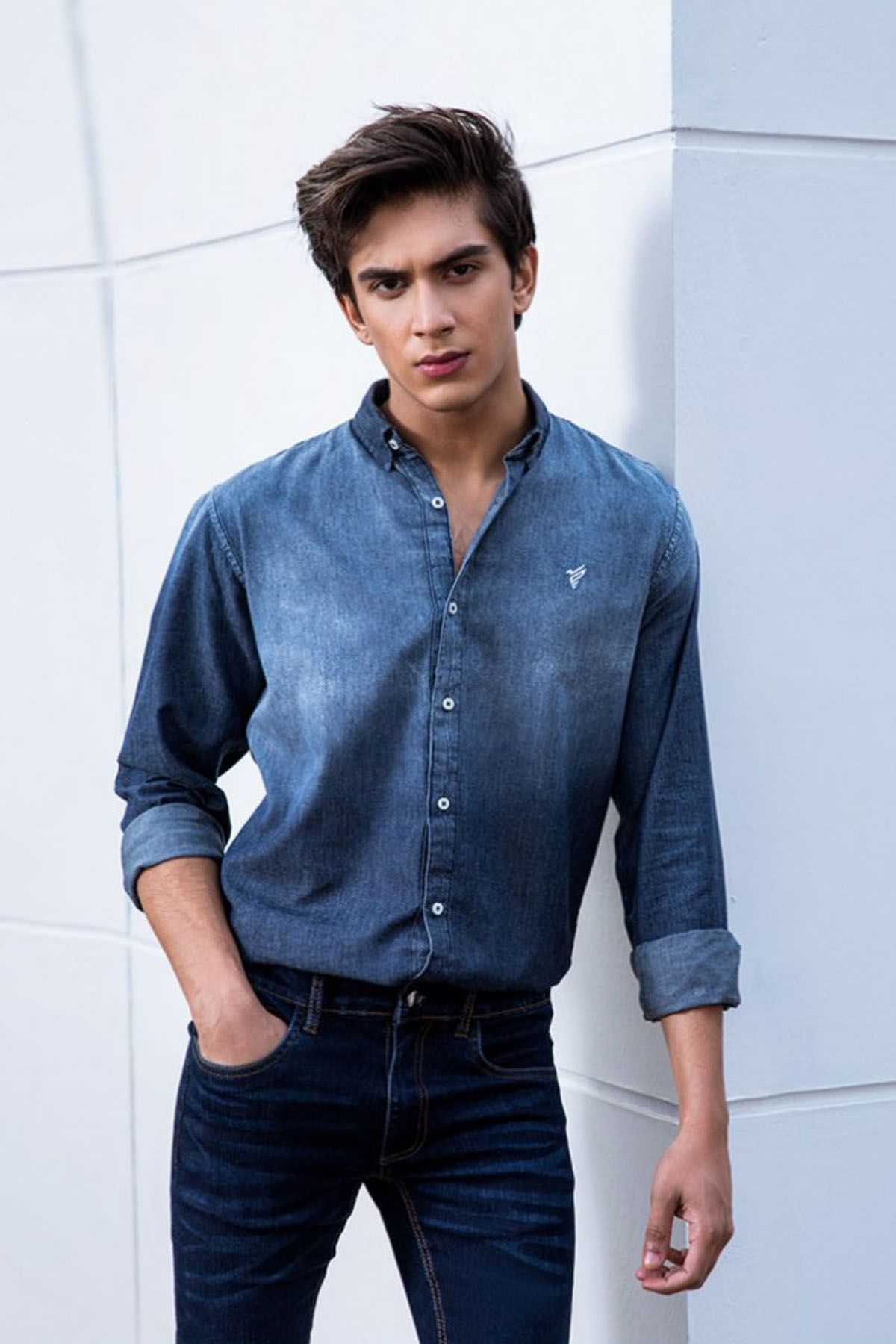 Fitted denim shirt